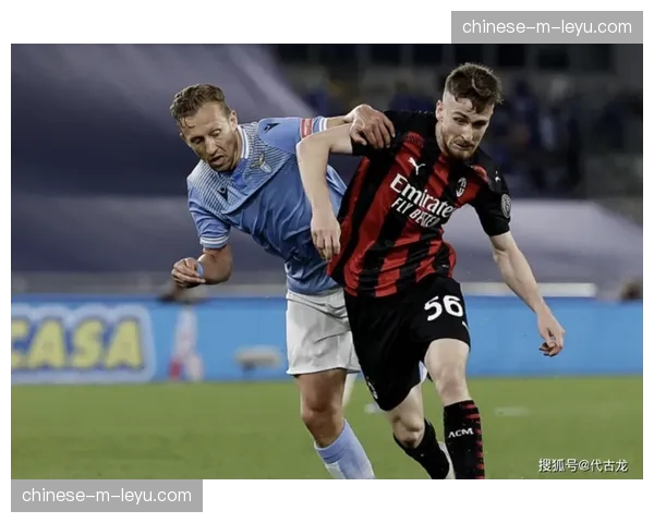 十字韧带再伤：回顾AC米兰前锋拉斐尔·莱奥的漫长康复之路与未来
