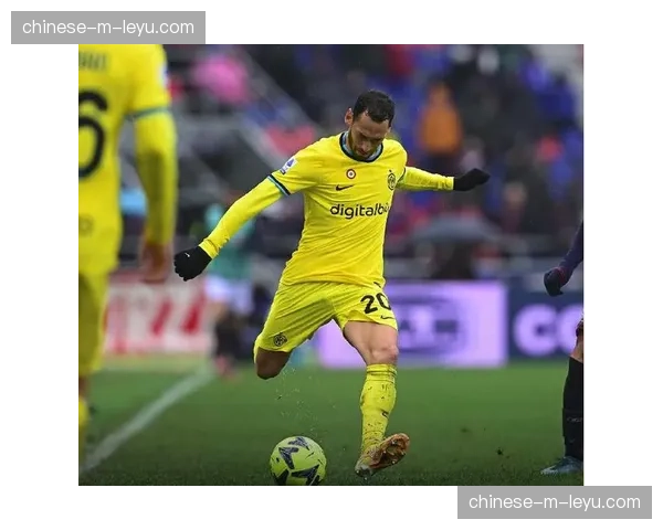 伤病动态：博洛尼亚定位球主罚手奥尔索里尼肌肉拉伤，将缺阵数周